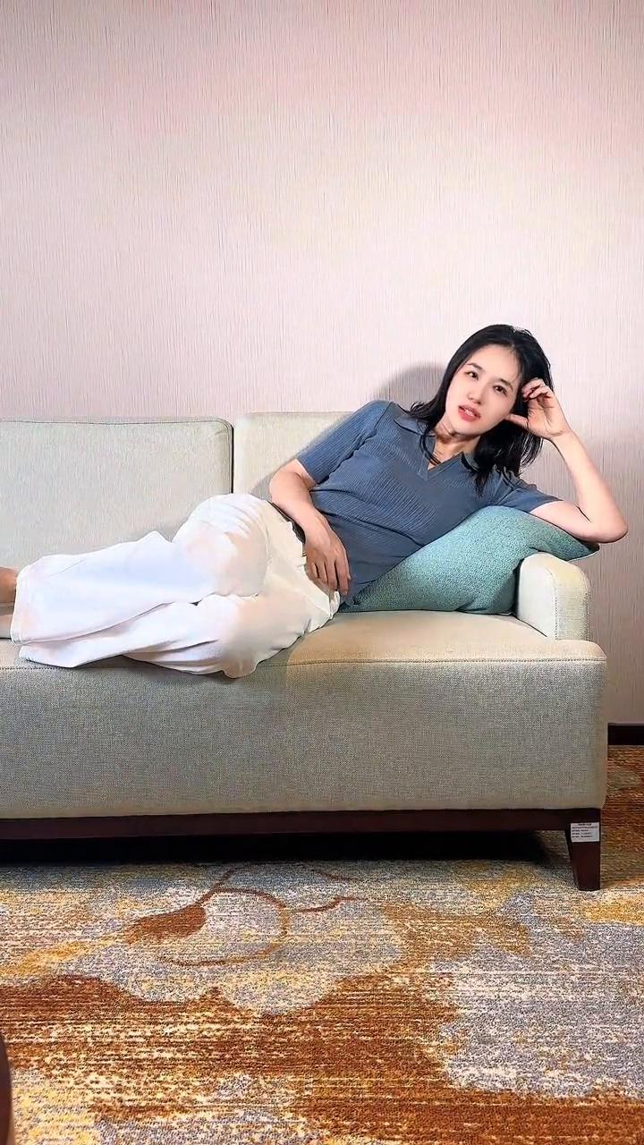 梨煮水是天然的润燥饮，这款梨煮水搭配全家人都爱喝，今天就给家人煮起来。俗话说一梨