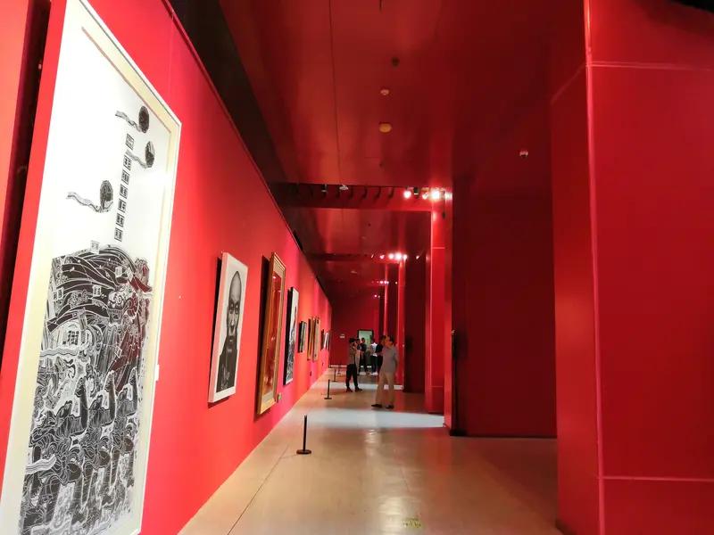 红色主题艺术展对年轻人吸引力十足。就拿武汉来说，2026 年八一前后，湖北美术馆