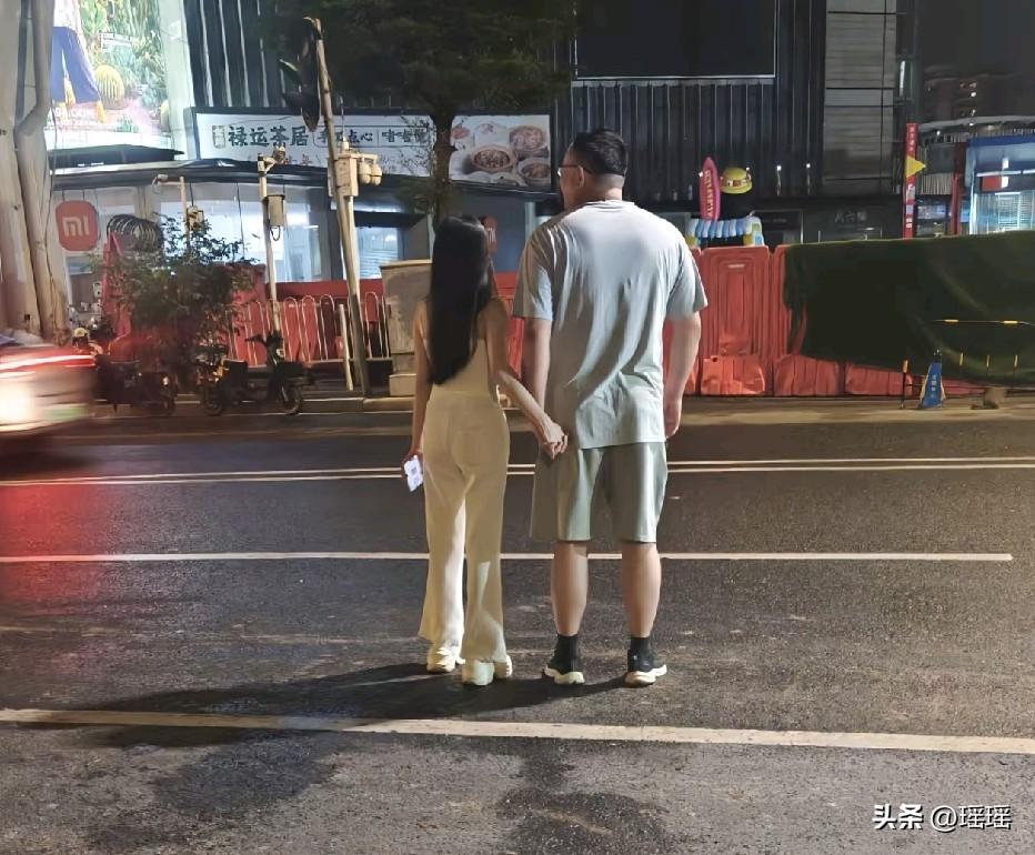 大家发现没有，收款码都打开好了 [捂脸]