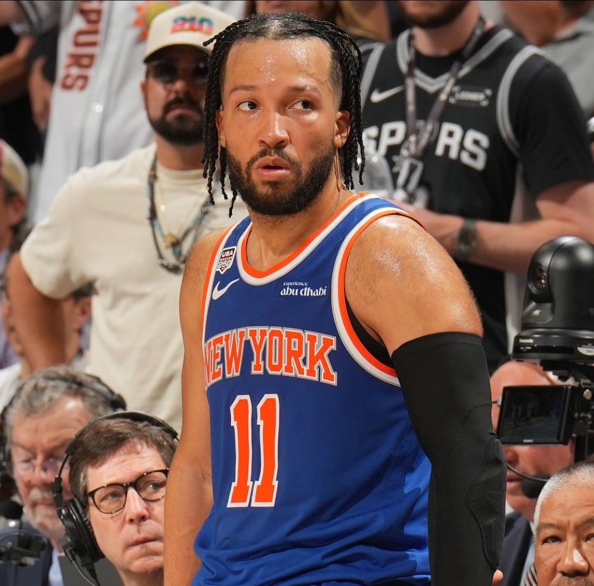 布伦森成为尼克斯队史首位在NBA决赛比赛中砍下40分的球员。 