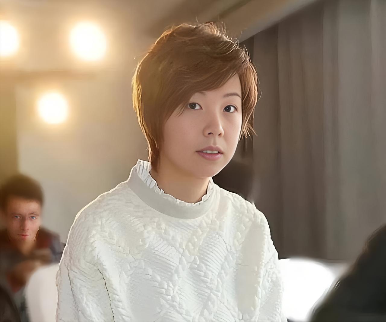 2009年，28岁的世界乒乓球冠军张怡宁嫁给了48岁身价300亿的香港富豪徐威。