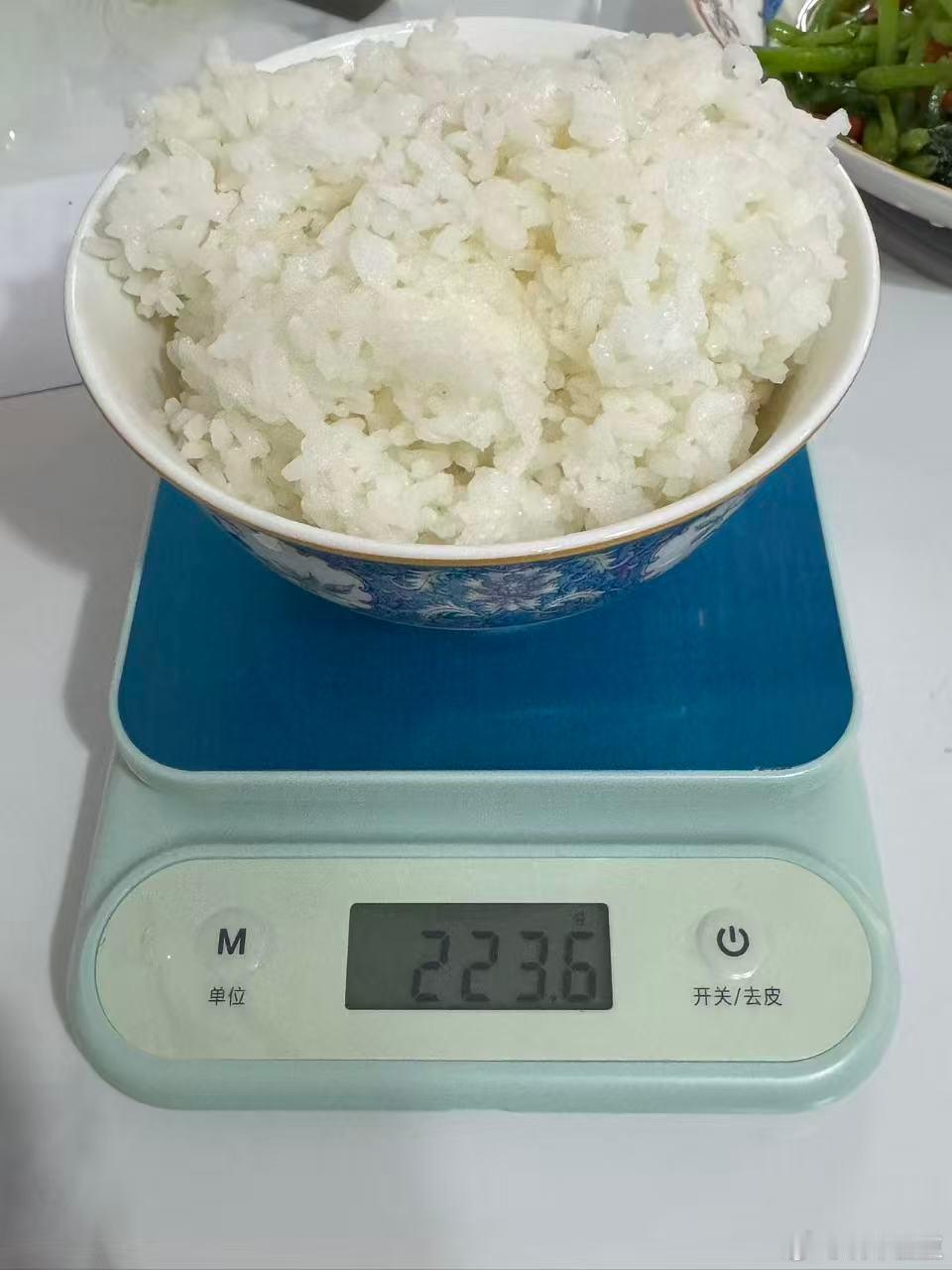 我们整个团队，开始减肥了！！！但是，你就算放个电子秤你这吃的也太多了吧………… 