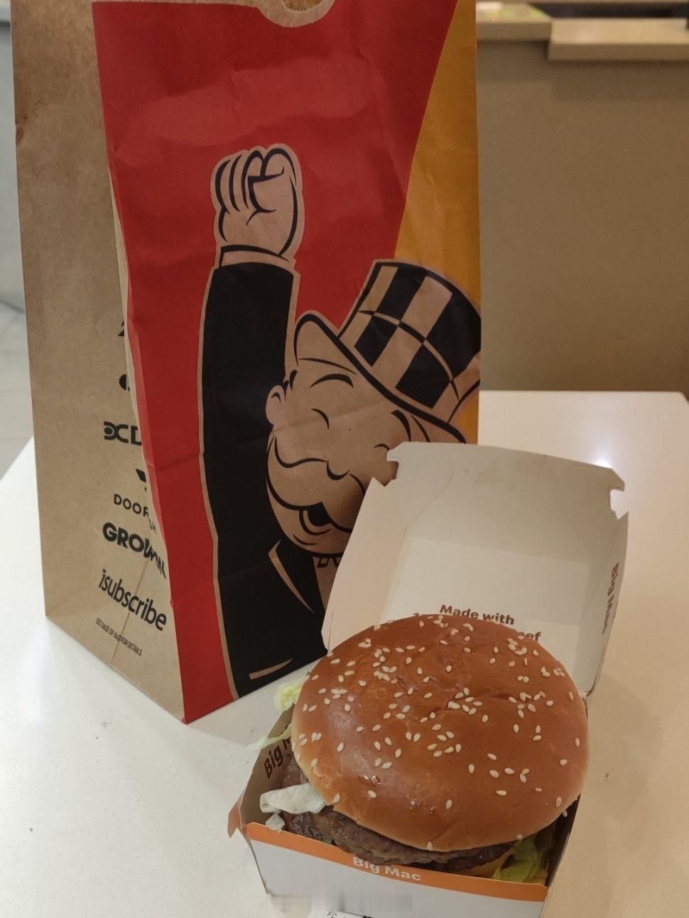 2024悉尼马拉松前夜吃什么？我选保险的。Double Big Mac 和 Do