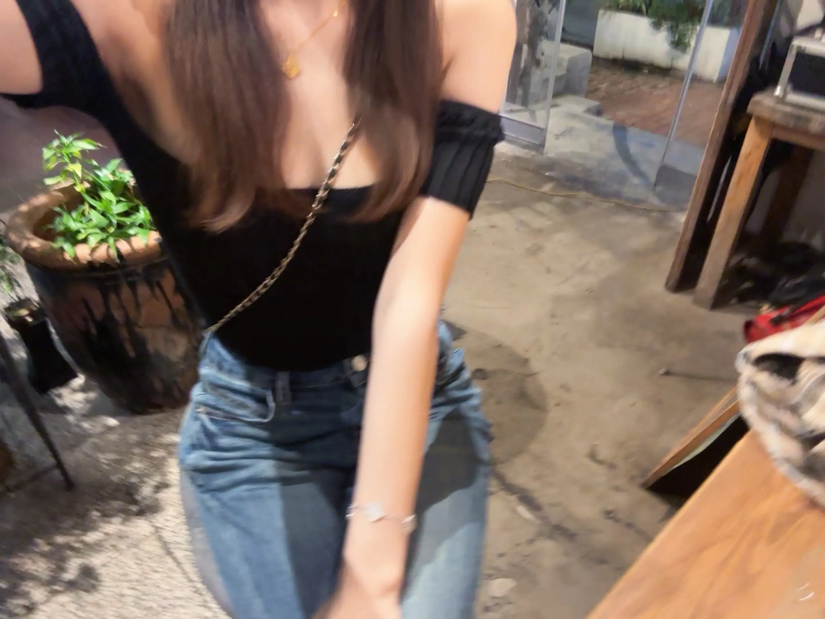 老公回来吧，我老哭，孩子哄不好我，衣服已经热好了，饭菜也拿去晾了，宝宝...