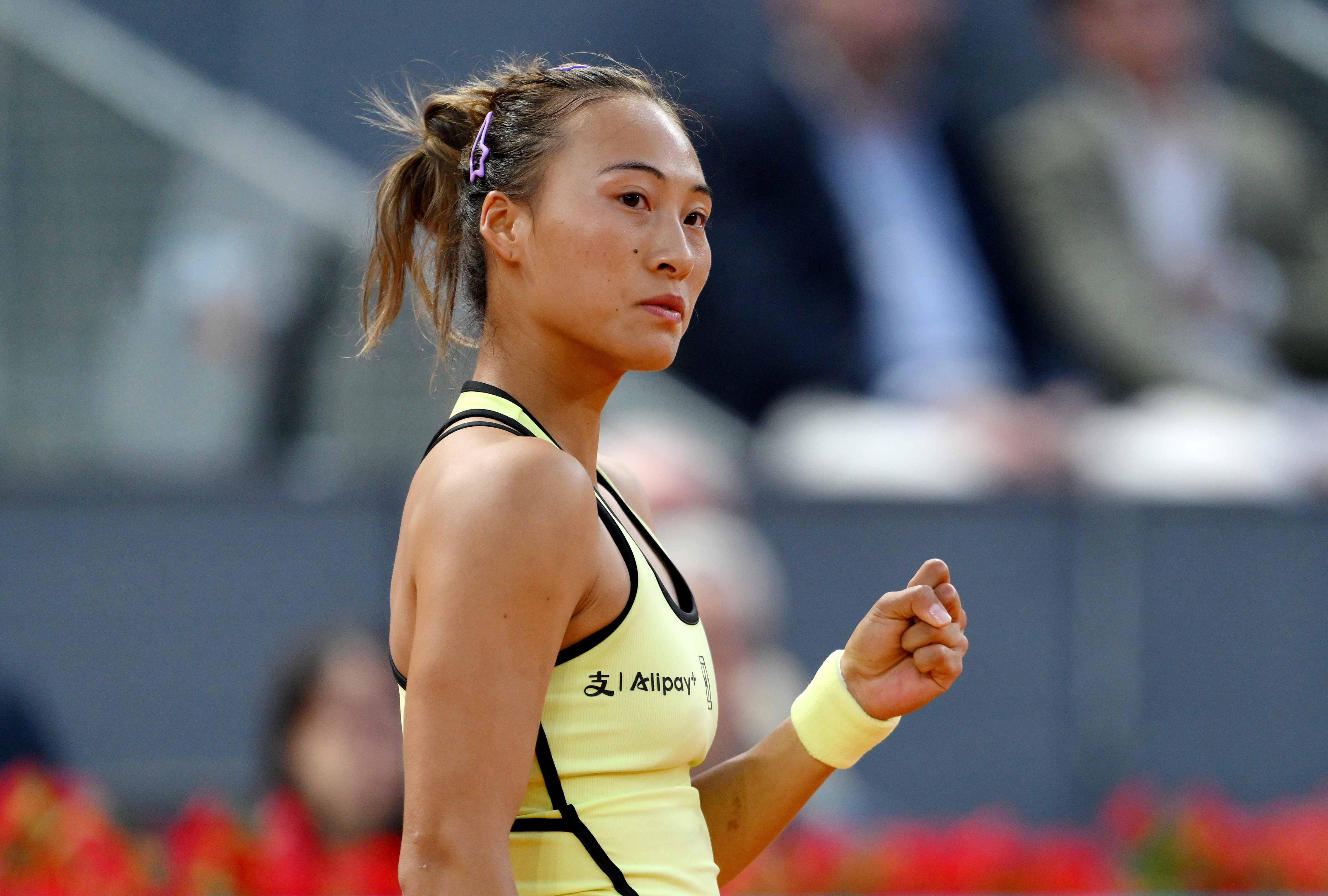 郑钦文罗马首秀逆转过关🔄WTA1000马德里站女单首轮，克服决胜盘0-3落后，
