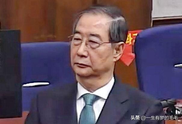 4月2日，韩国前国务总理韩德洙涉大选非法捐赠案开庭，其当庭否认全部嫌疑，称捐赠时