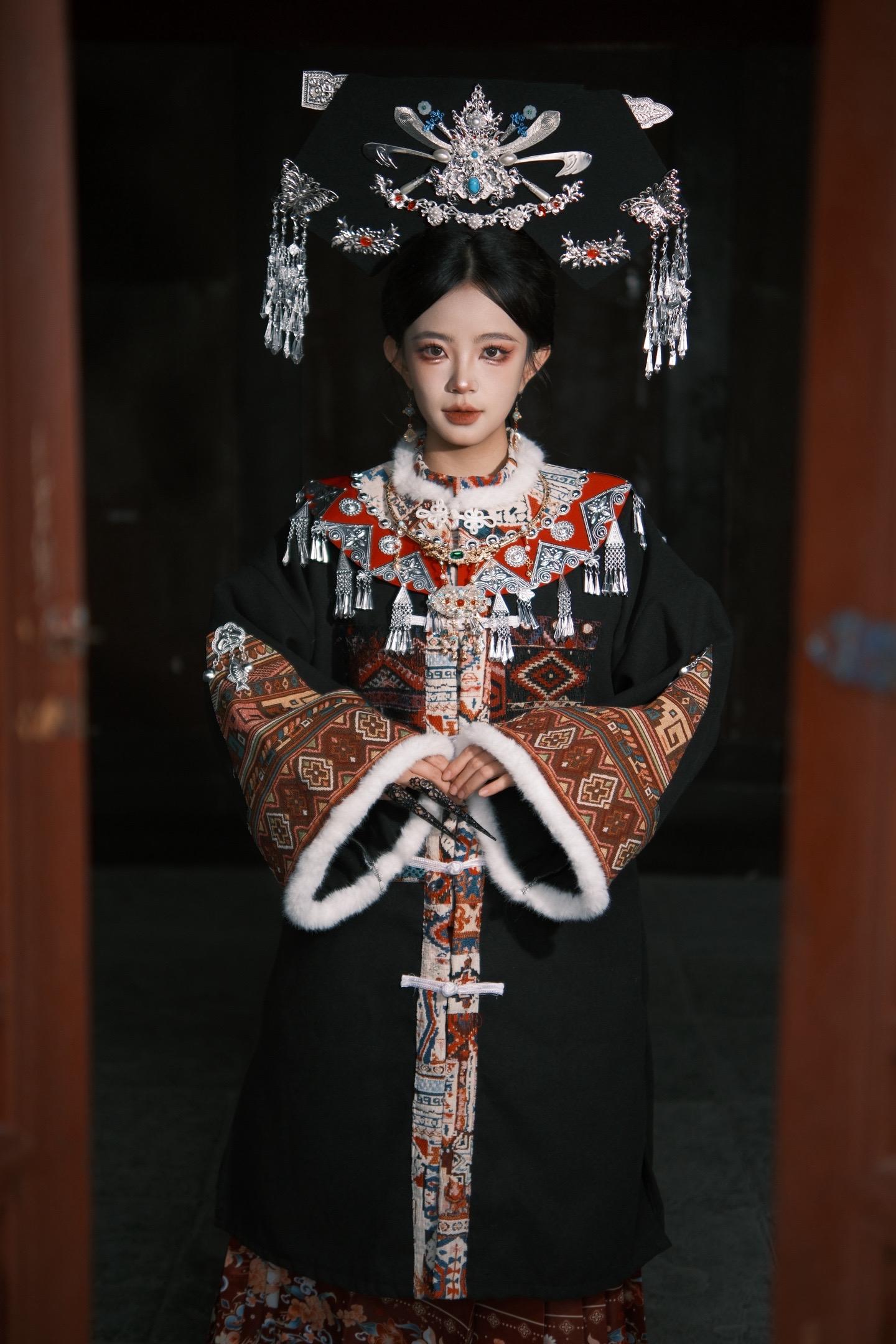 这皇位也该我坐坐了。