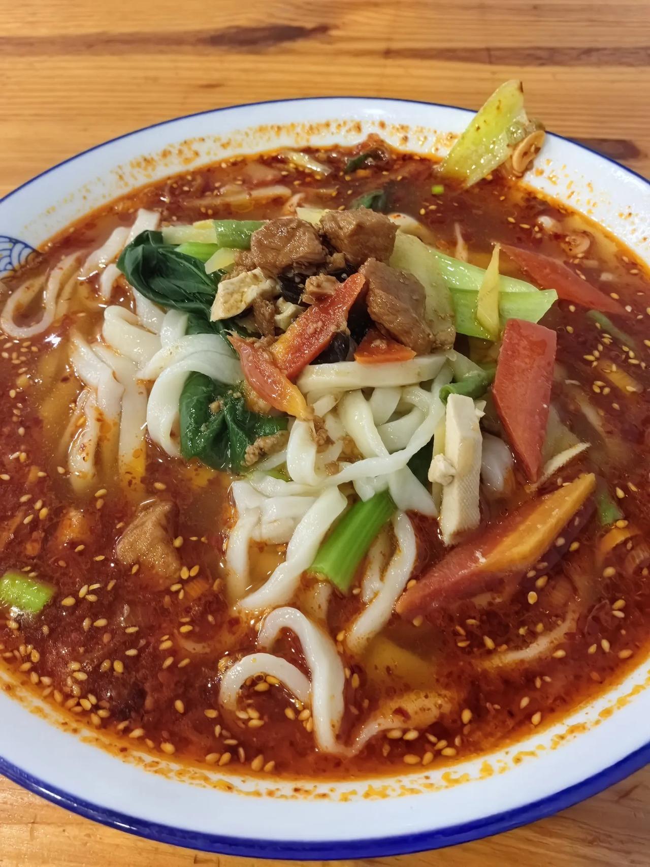 中国人民公安大学教授李玫瑾有一句名言“阳谋立身，阴谋防身”。

人间有真情在，世