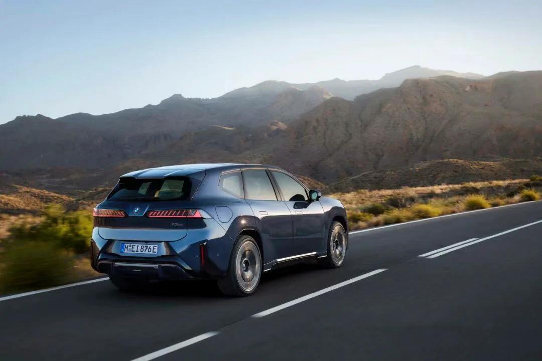 新世代BMW iX3在慕尼黑全球首发，中国专属版本的年内会亮相，2026年正式量