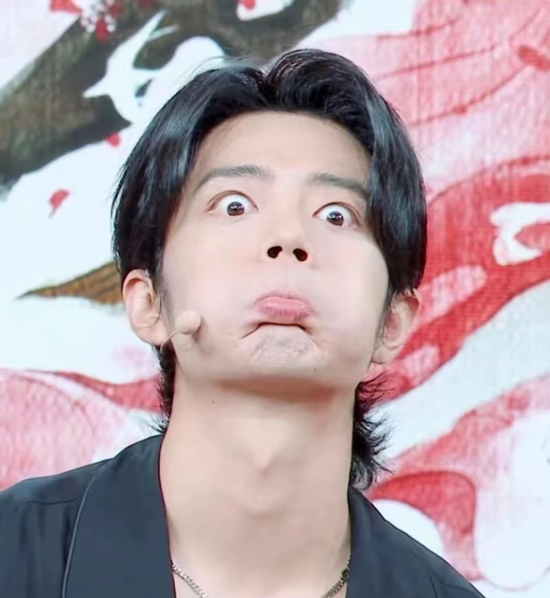 #肖战[超话]##肖战# 早安[笑哈哈]万事胜意天天开心！ ​​​