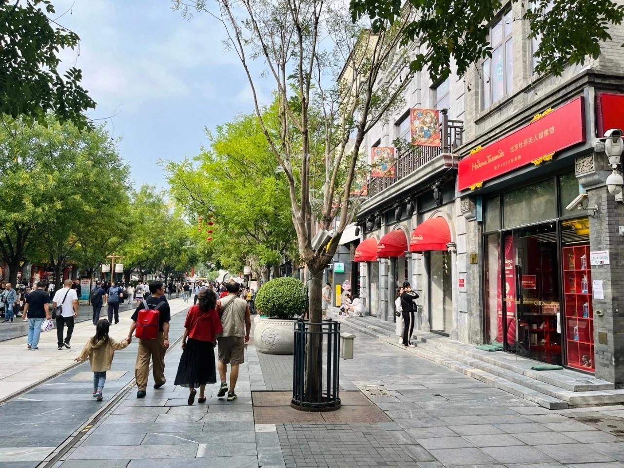 杜莎夫人蜡像馆全球接连闭馆记得以前，杜莎夫人蜡像馆可是个“高大上”的地方。谁要是