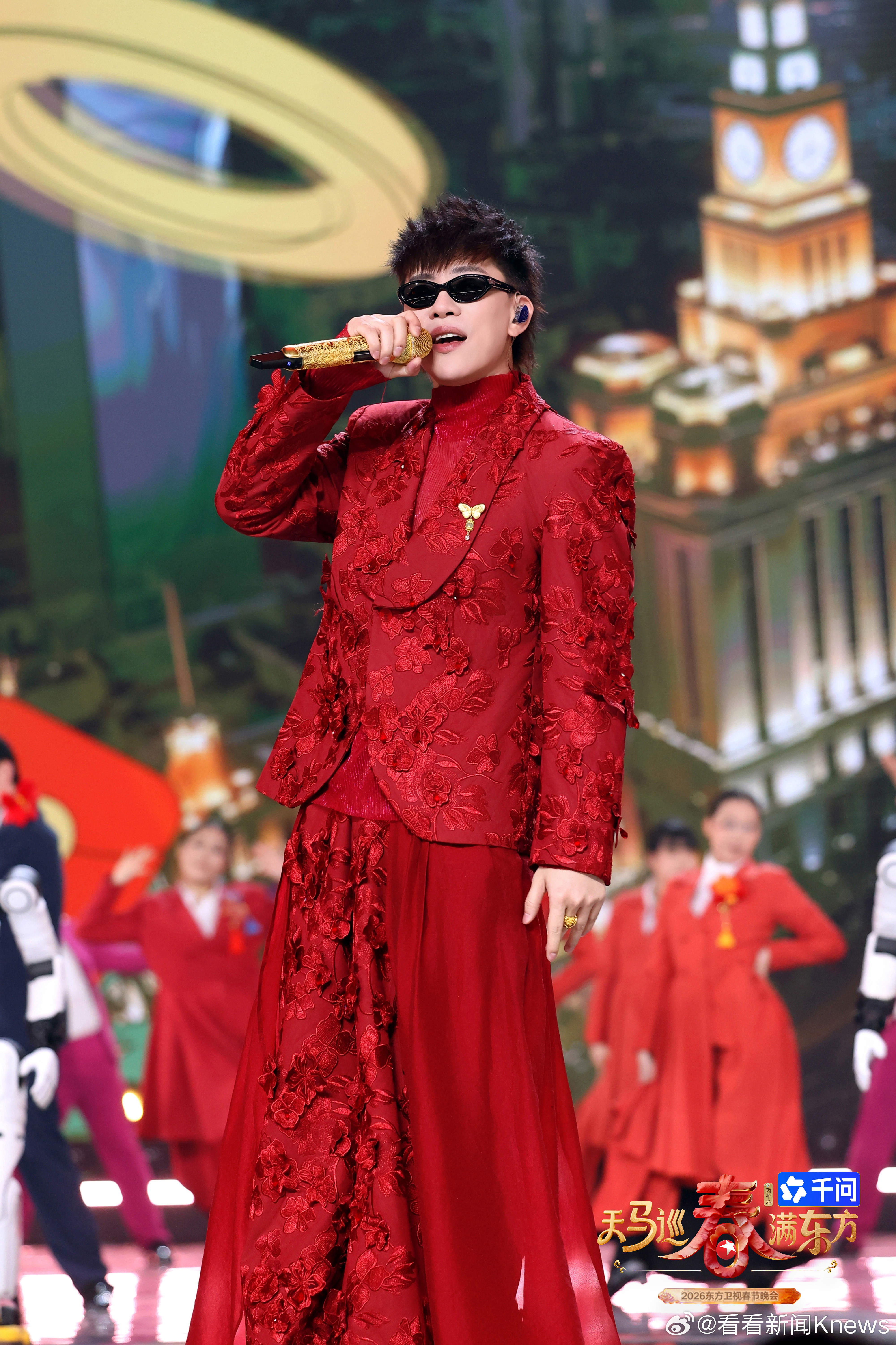 热闹开场传递年味，弦歌贺岁喜迎新春。今晚19:30，和相约「天马巡春 春满东方」