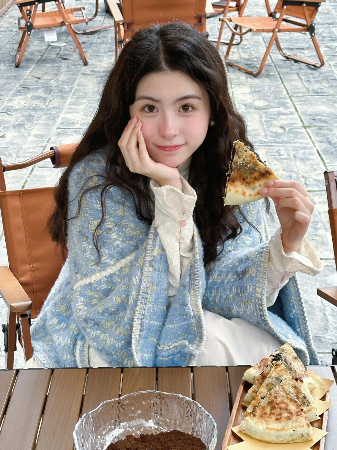 来，吃个麦饼不👀