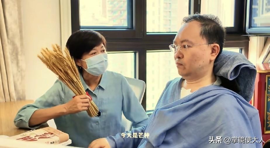敬一丹离世，最“受不了”的悼念，

不是白岩松说的话，

也不是倪萍哭的浑身发抖