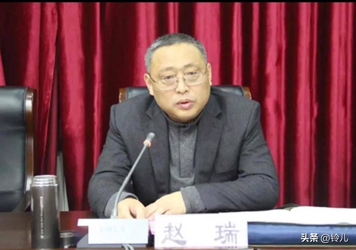 菏泽职业学院教务处处长赵瑞膨胀之后，忘了刚走上讲台的初衷。

赵瑞在任‌菏泽职业