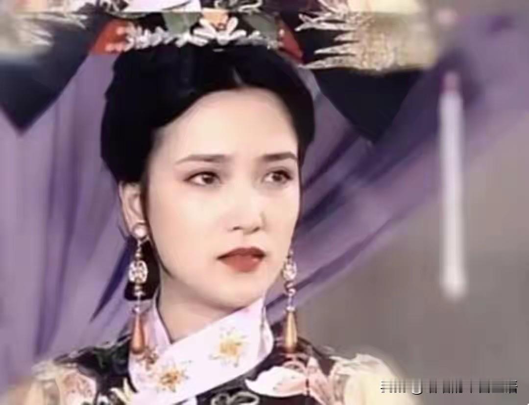 小时候看电影的时候，特别想不明白，慈安比慈禧漂亮太多，为什么皇上却喜欢慈禧，宠她
