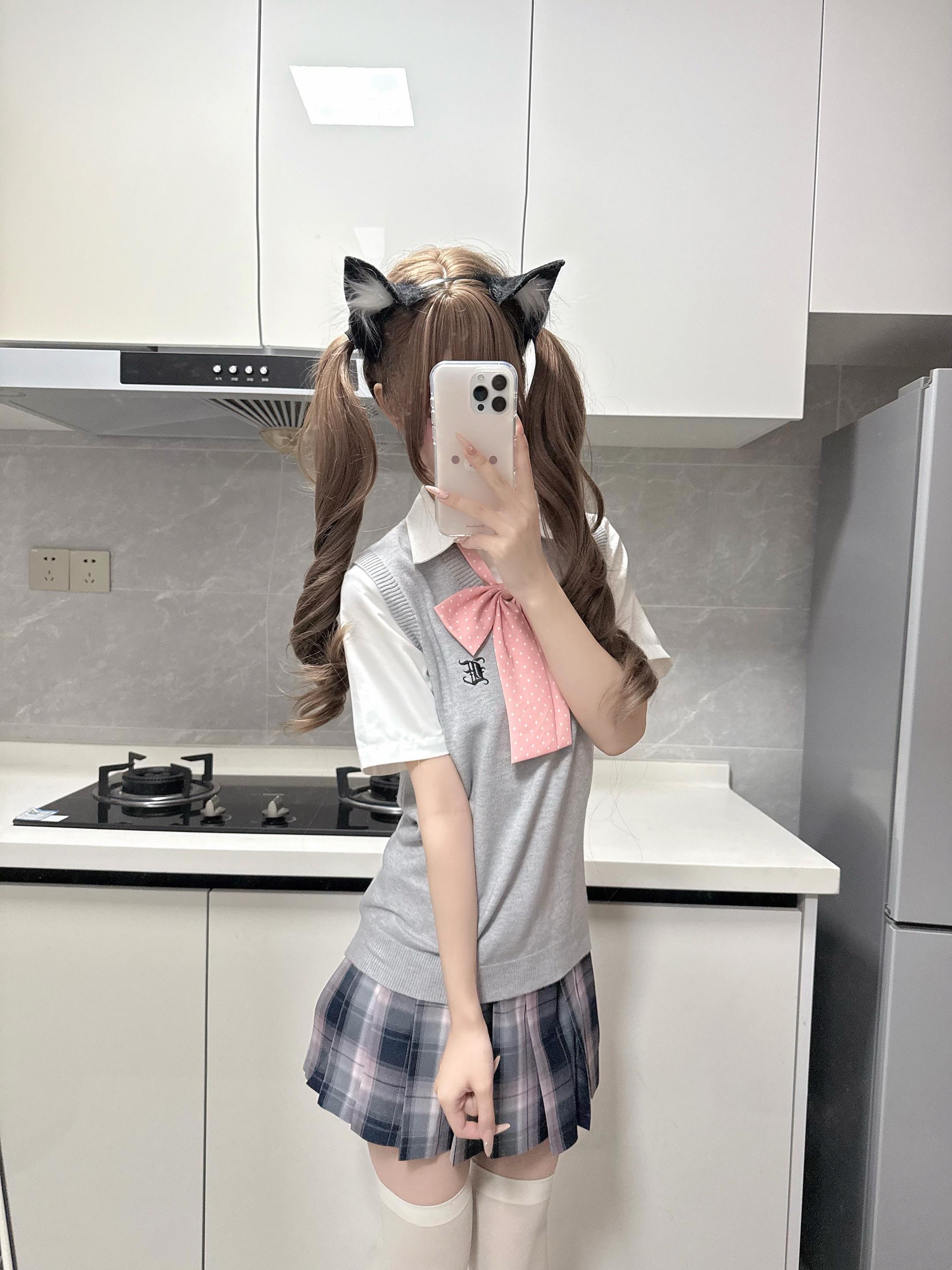 宅没什么不好的 独处在自己的小世界里 被可爱的事物充实着萌萌扩散 忧伤...