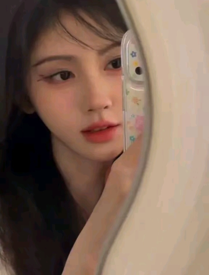 𝐖𝐞𝐂𝐡𝐚𝐭｜鞠婧祎头像| 鞠婧祎 .              做