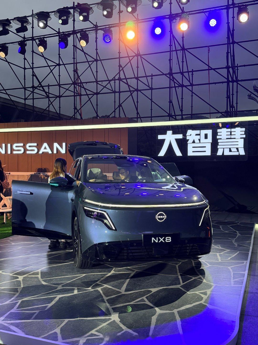 东风日产NX8发布会~今天兼职老师的摄影师~一场记忆深刻的发布会，我感觉以后只要