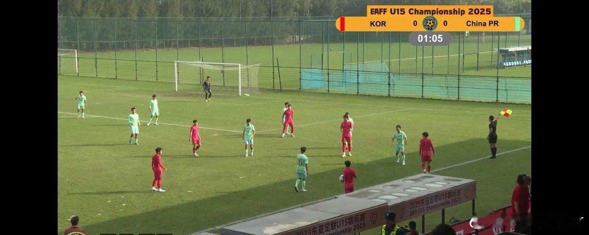 我真的想知道，昨天下午和韩国队踢东亚杯的那一支u15队员，在我们国内究竟属于同龄