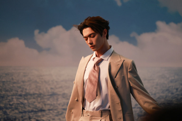 许凯生日预告大片 许凯论如何打开不soso的3.5日 许凯生日预告大片，许凯论如