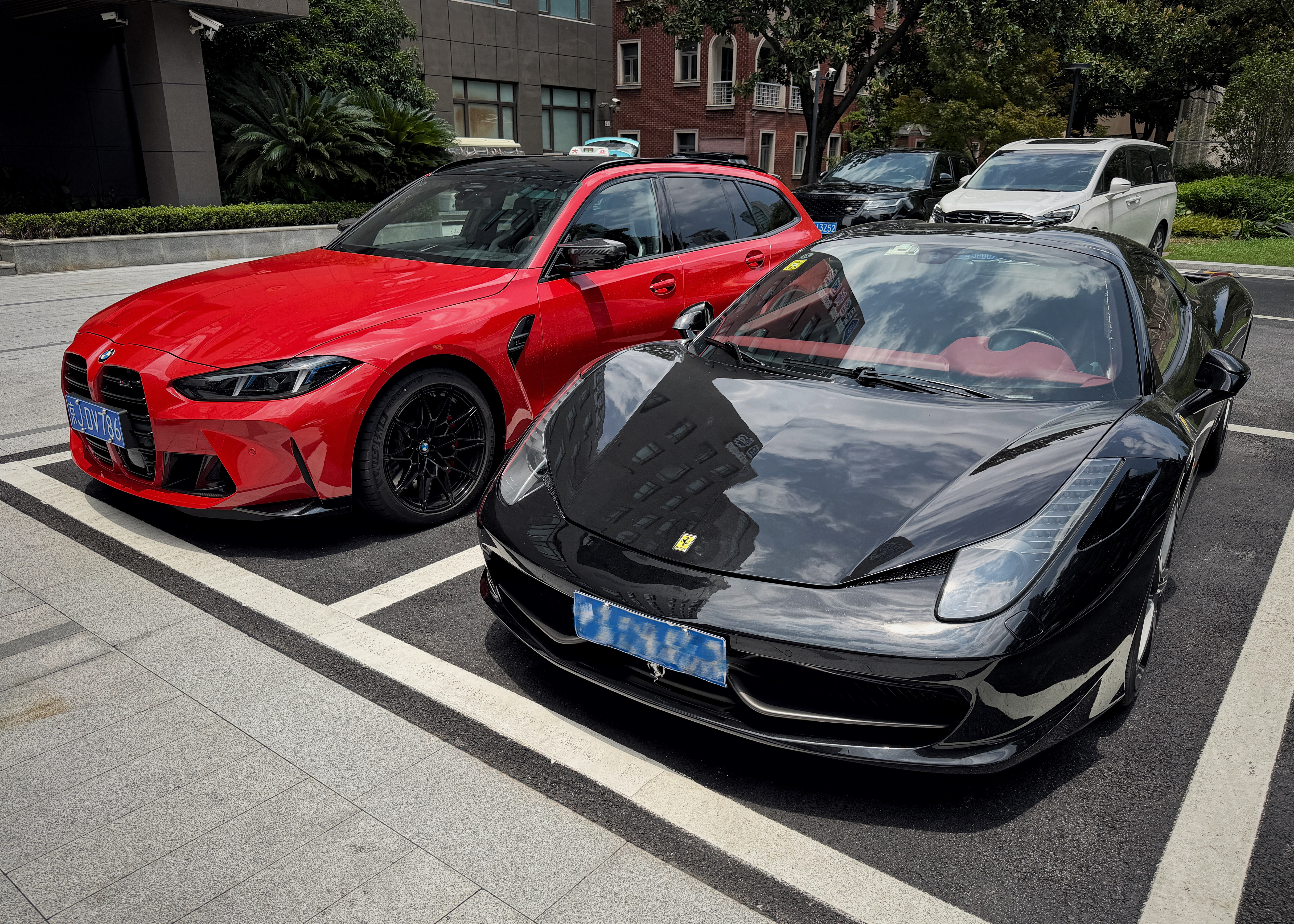 黑外灰圈的458是真有品位啊🐎欣哲频道法拉利458宝马m3touring 上海