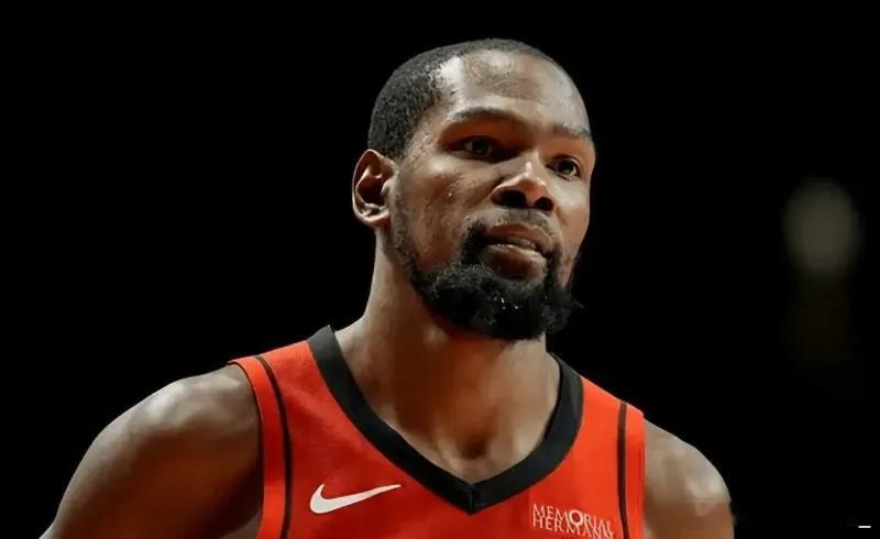 NBA常规赛，。本场比赛，全场出战48分钟，21投8中，三分9中3、罚球6中5得