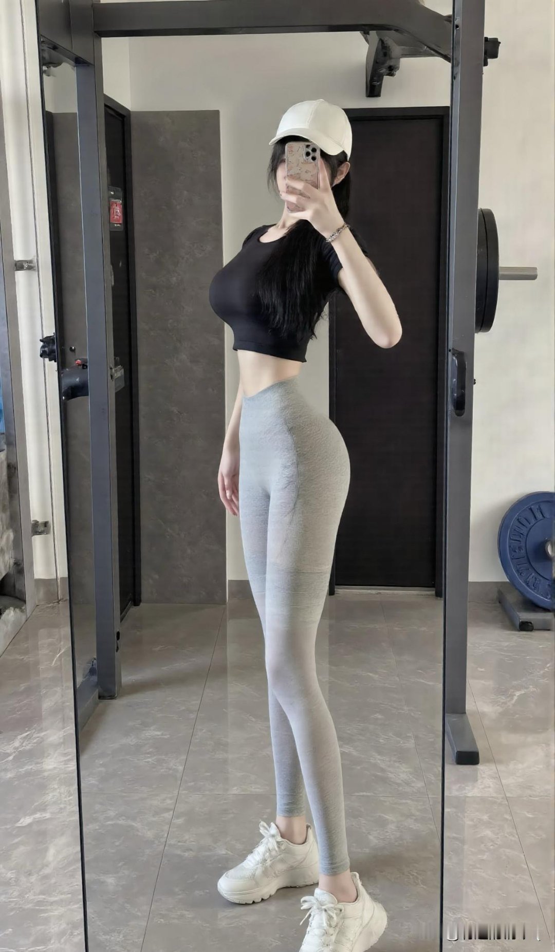 不懂就问，这算不算传说中的梨形身材？？ 