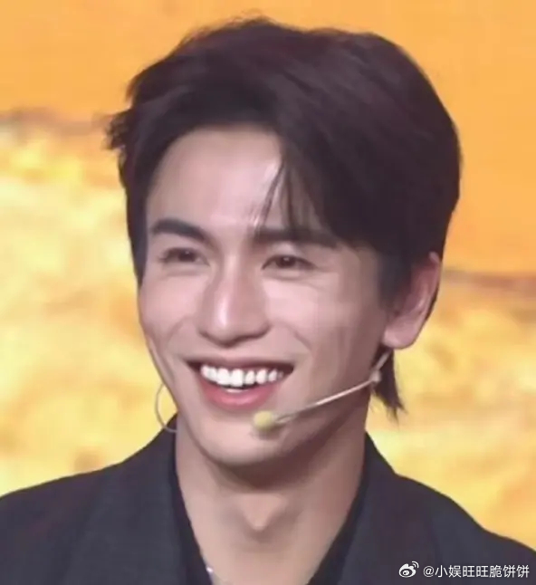 没人觉得张凌赫像一位故人吗 