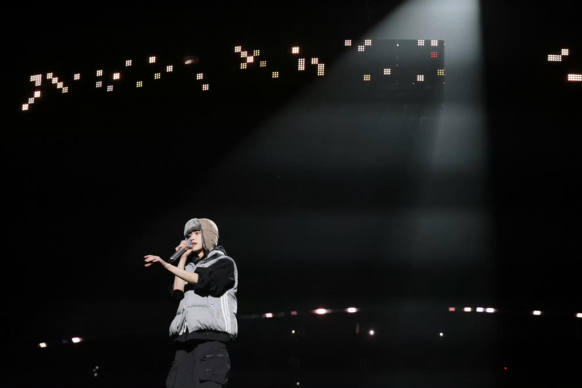 梓渝游点意思2026巡回演唱会 zy梓渝 "我即将告别黄昏,从此挣脱藏身的黑暗,