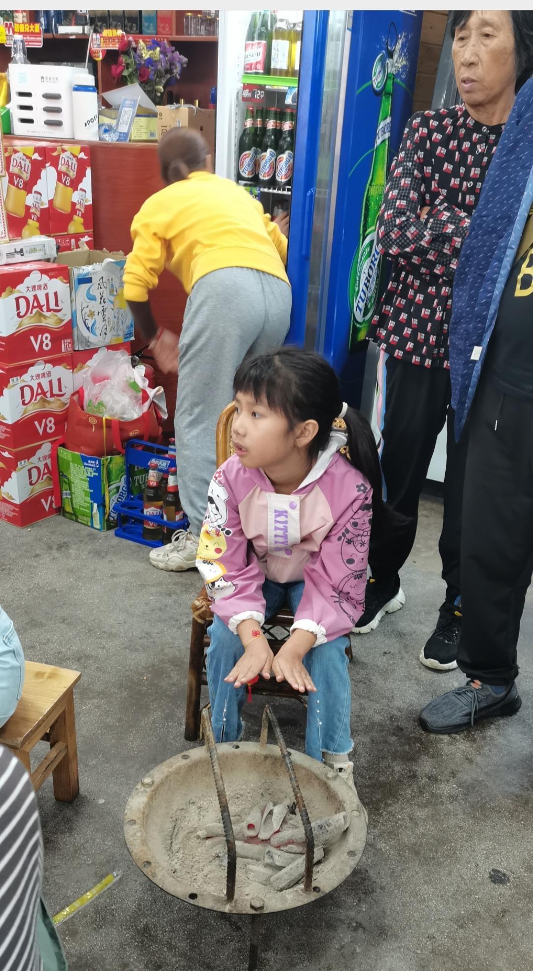 图片一是三年前五一期间的小雨霖，图片以后两张都是现在的小雨霖，最后一张图片，是小