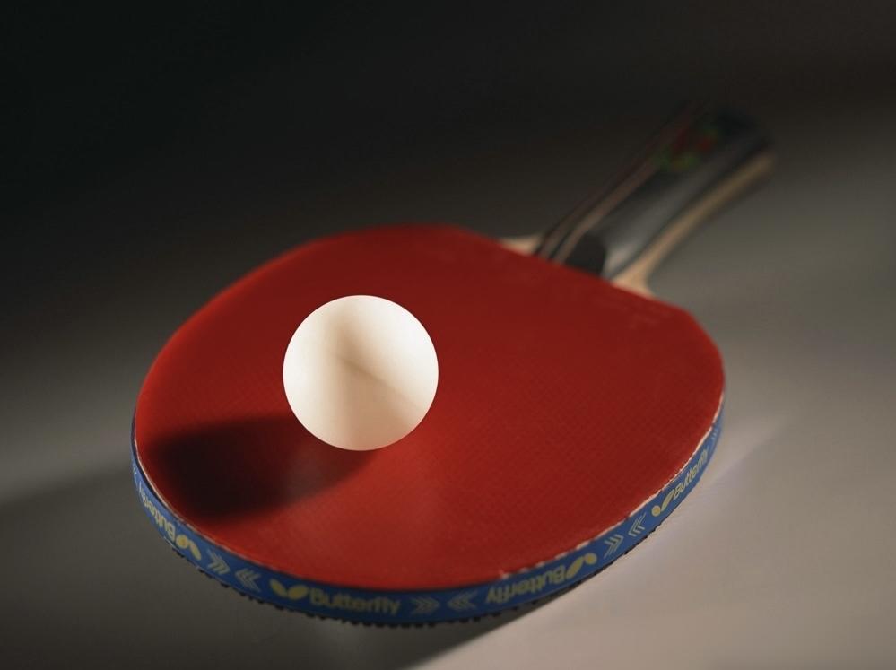 零基础学乒乓球是真烧钱，核心就是教练课时费贵。
内地新持证教练一小时都要两百八