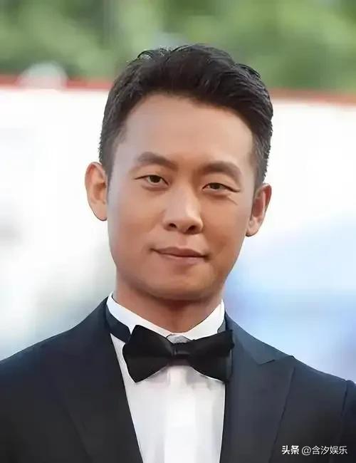 2004年，张译请一个钟点工，离开后发现钱被偷了，钟点工还不承认，张译只能报警。