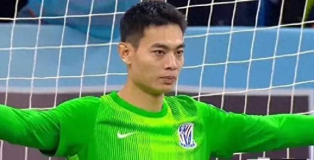 3-1,1-0！足协杯四强出3席，国安苦战，黑马站着离场，大连逆转