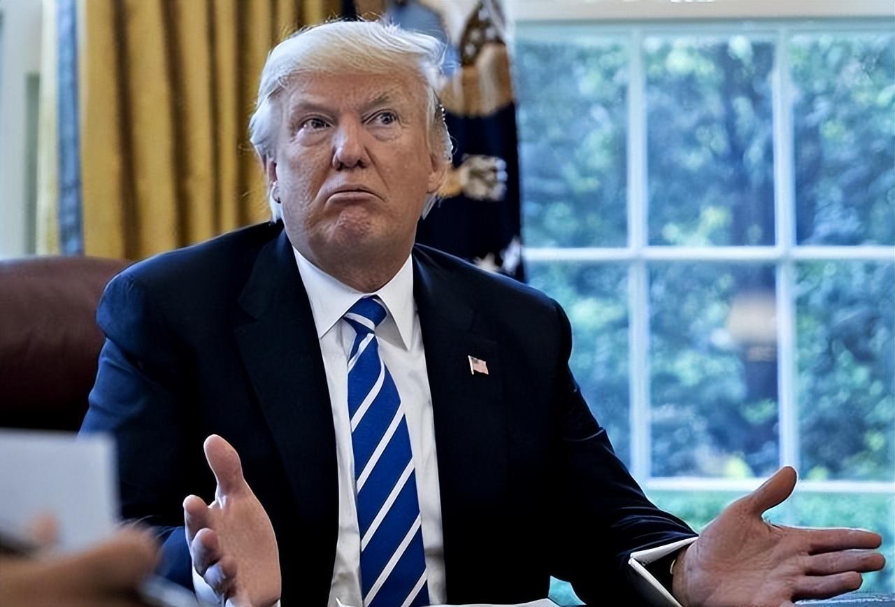 特朗普连遭三重重击，盟友反水飞机坠毁，内忧外患藏不住了
2月13号这天，特朗普算