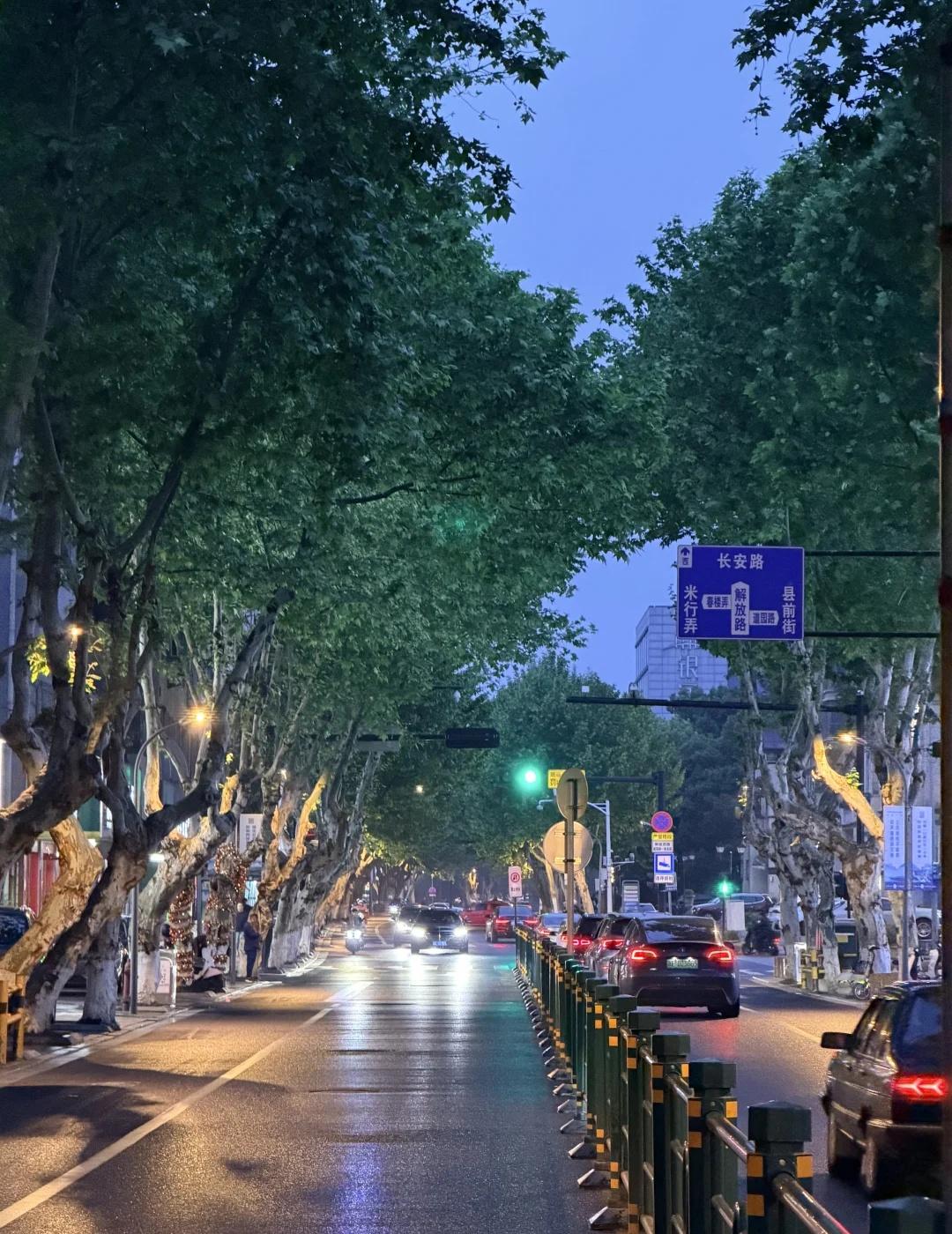长兴市中心也是非常的干净整洁啊
我爱的城市自带BGM 上周四省跑了一圈，回到家里