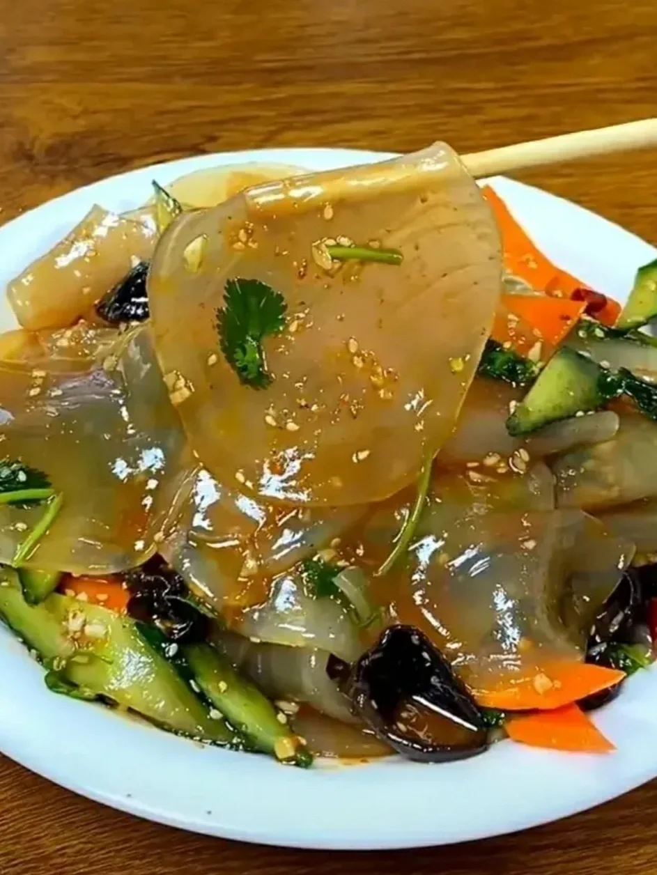 过年大鱼大肉吃腻了，来一道凉拌粉皮吧！