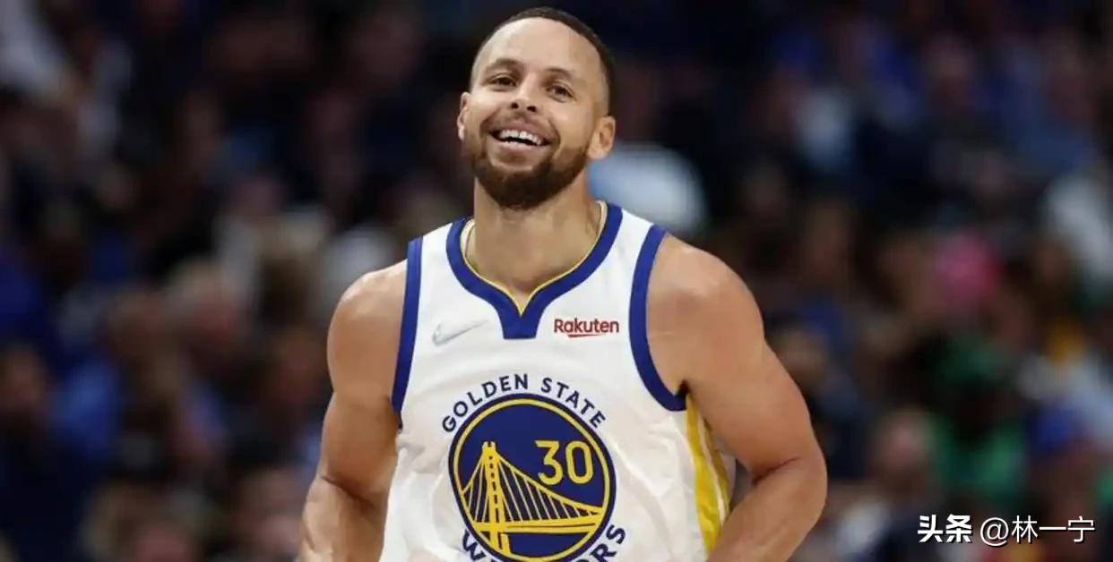 承认吧！

库里这赛季确实配不上顶薪了！

说出来可能要被库里球迷追着喷，但作为