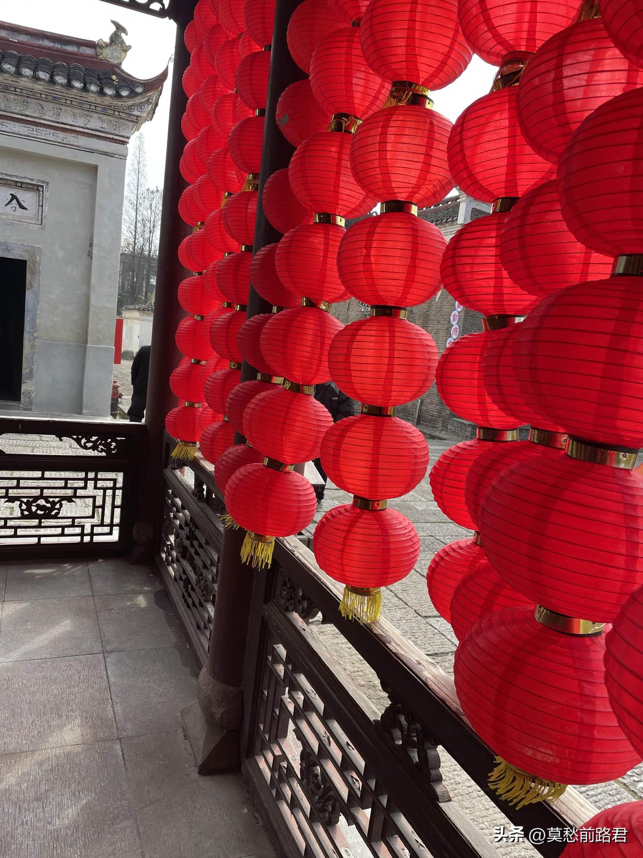 结婚才5年，男人就不爱女人了，就能和女人分开吗？

刷到一男子视频，场景在地下停