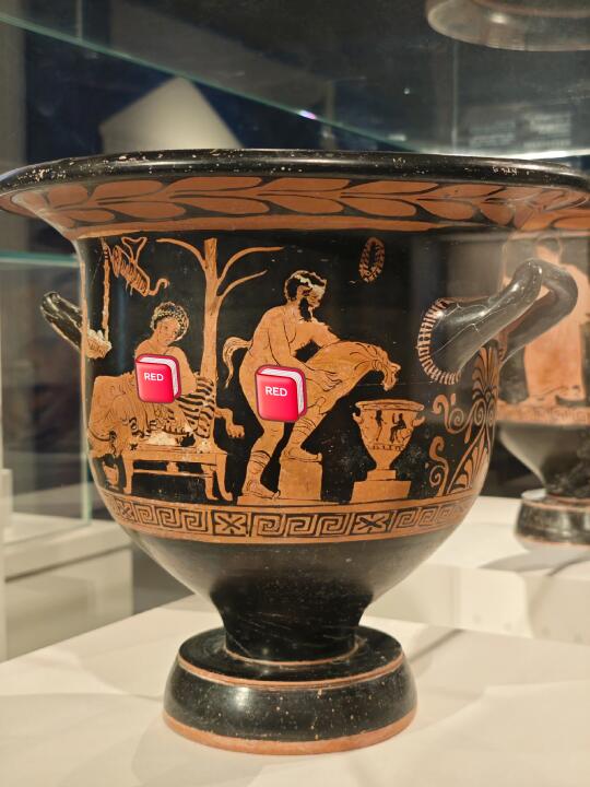 缸上画的缸刚好讲明缸的用途是调酒缸