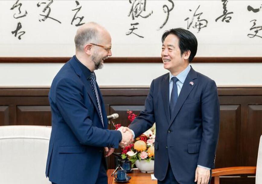 “台独”分子赖清德发表声明，

5月26日，赖清德勾连德国政客，与德国跨党派议员
