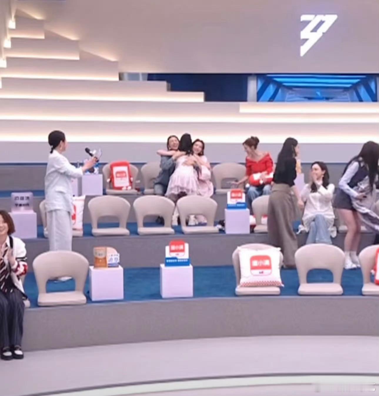 浪姐直播疑似没人理何宣林唐艺昕 何宣林 生活难免有小风浪，只要求同存异，向更好的