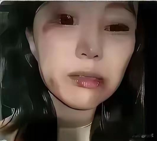 真的是一觉醒来，有些​人的天塌了！

就​在江​西，一个​普通的菜市​场。

人