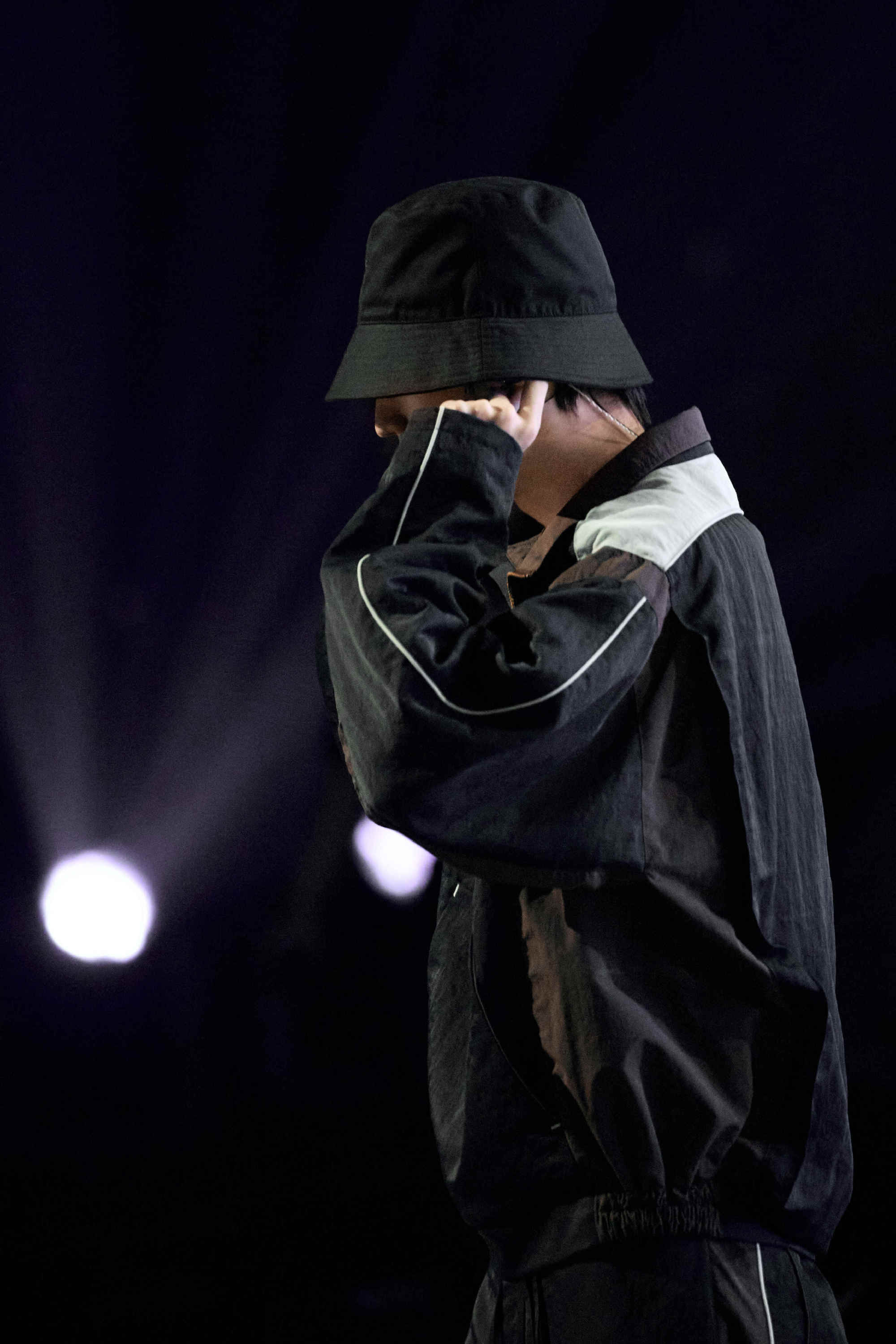 王俊凯舞台上无可替代的锋芒王俊凯幕布将启静候绽放 王俊凯舞台上无可替代的锋芒王俊