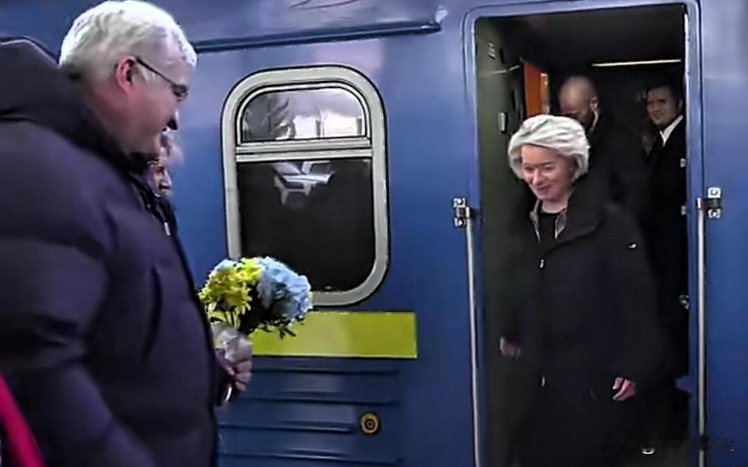 欧盟委员会主席冯德莱恩访问基辅，这是她自俄乌冲突 爆发以来‌第十次‌访问基辅‌‌