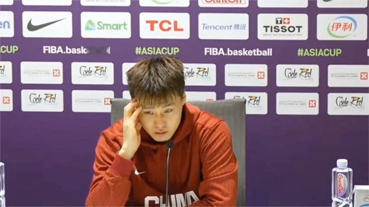 中国男篮队长赵睿，泪洒赛后新闻发布会，赵睿真的成长了不少啊…