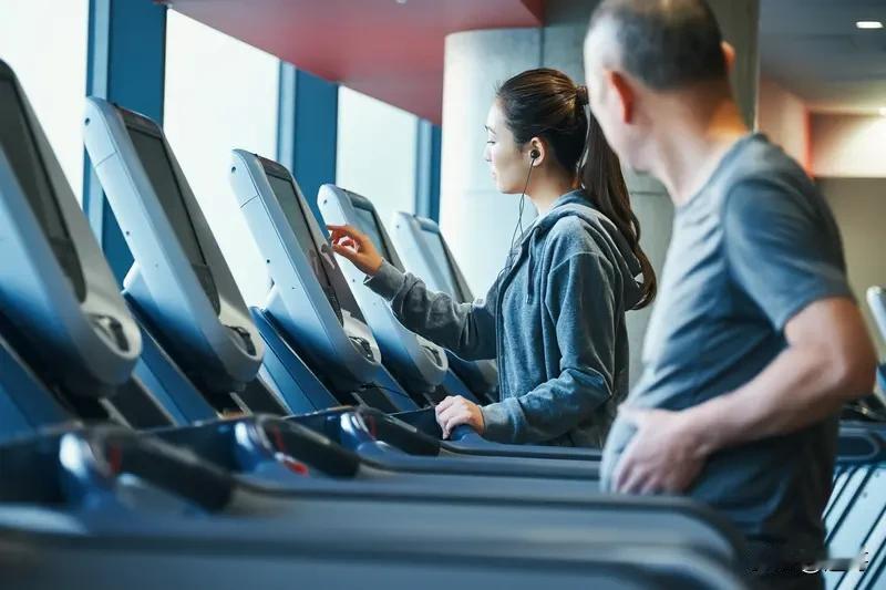 中老年人该不该锻炼?中老年人不仅要锻炼，更要把它看作像吃饭、睡觉一样重要的健康必