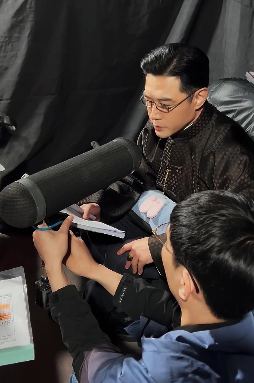 这个沈老爷怎么一会锋利逼人一会一滩老猫 
