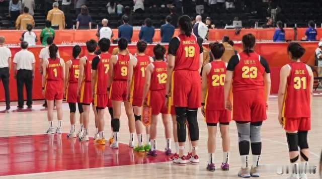89-63大胜蒙古！张子宇 杨舒予20+ ，中国女篮进四强，半决赛打韩国