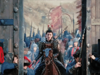 谢征凯旋入京，

春风得意马蹄疾！

谁能不被张凌赫演的谢征狠狠拿捏啊！从隐忍蛰